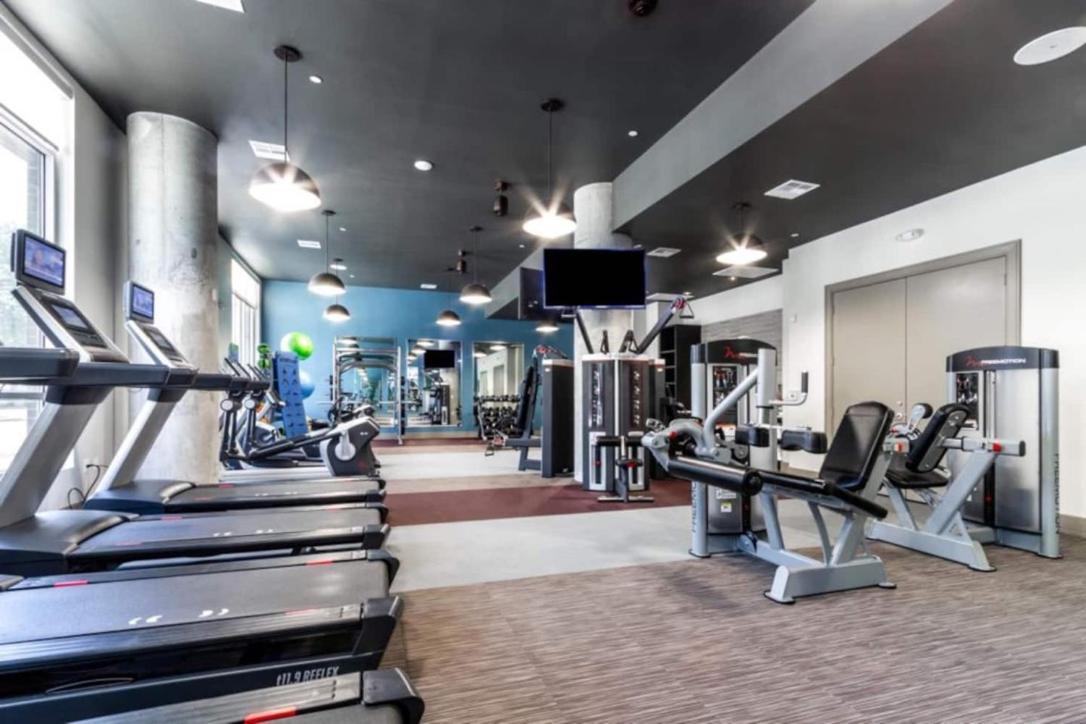 יוסטון Downtown Apt Free Parking - Pool - Gym - Fully Kitchen מראה חיצוני תמונה