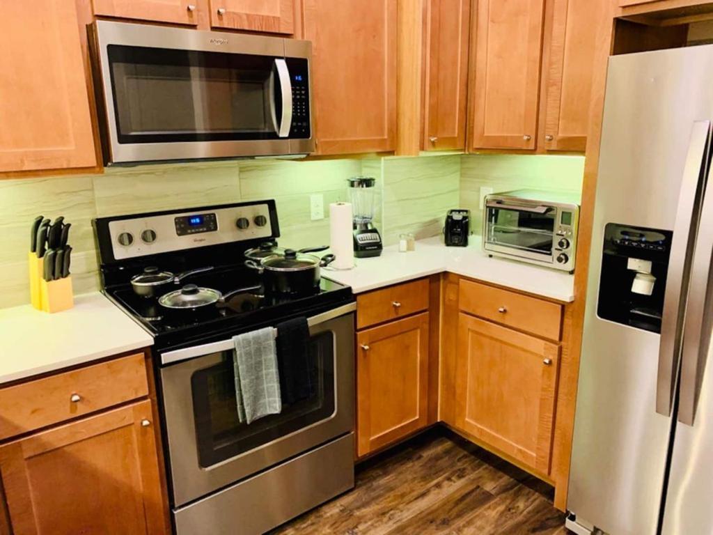 יוסטון Downtown Apt Free Parking - Pool - Gym - Fully Kitchen מראה חיצוני תמונה