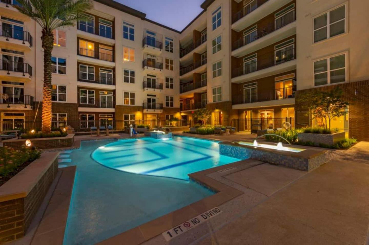 יוסטון Downtown Apt Free Parking - Pool - Gym - Fully Kitchen מראה חיצוני תמונה